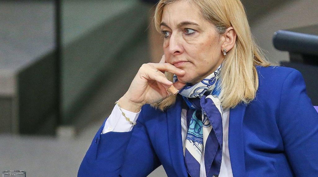 Warken lehnt Streichung von Zahnarztleistungen ab