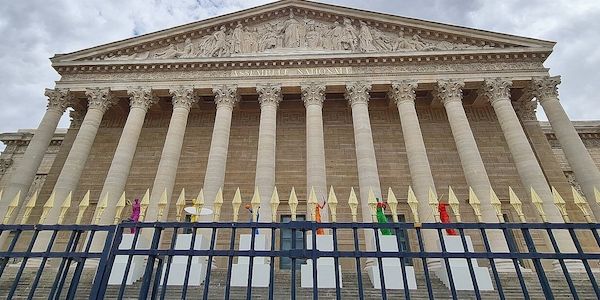 Haushalt verabschiedet: Lecornu-Regierung trotzt Misstrauensvoten