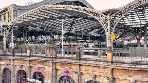 Polizeieinsatz im Kölner Hauptbahnhof eskaliert
