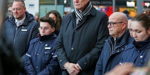 Schweigeminute: Schnieder will für mehr Sicherheit in Zügen sorgen