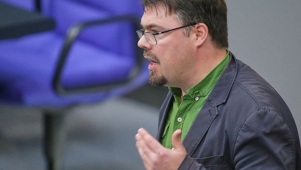 Grüne fordern Rücküberstellung von Maja T. nach Deutschland