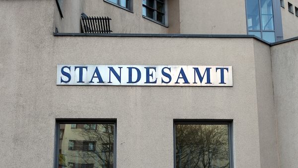 Zahl der Eheschließungen sinkt auf niedrigsten Stand seit 1950