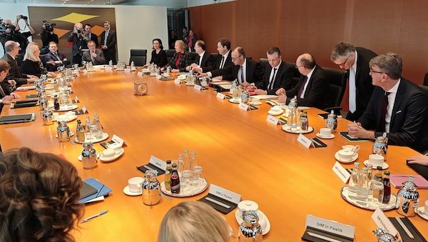 Umfrage: Unternehmen stellen Regierung schlechtes Zeugnis aus