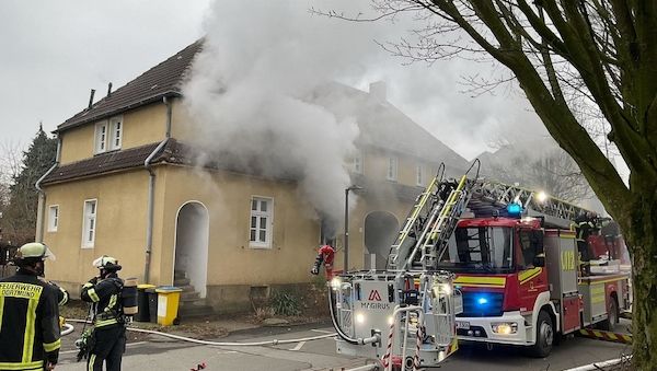 Frau stirbt bei Wohnungsbrand in Dortmund-Derne