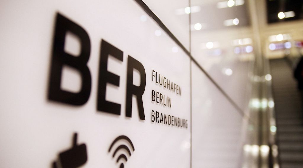 Blitzeis legt Betrieb am Flughafen BER weiter lahm