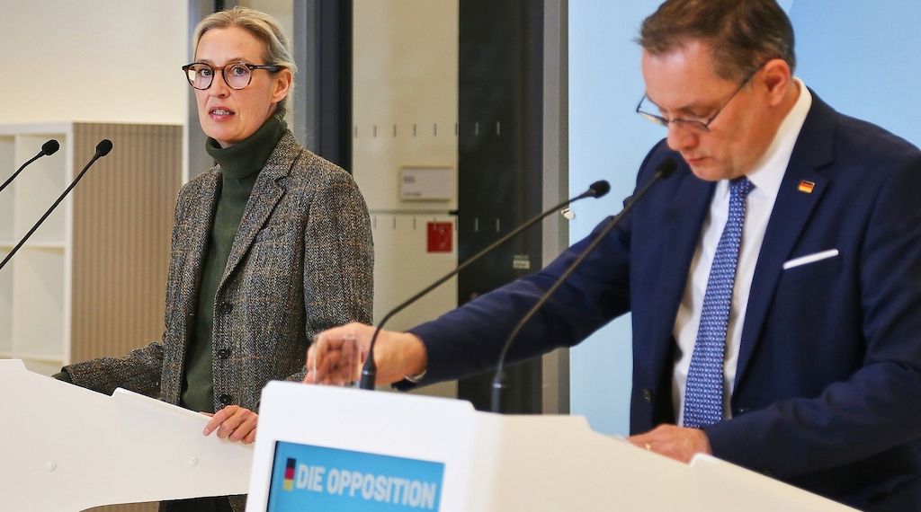 Politbarometer: AfD büßt ein - Grüne legen zu