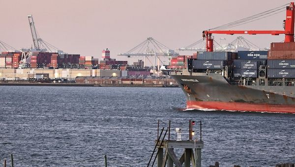 Mehr Exporte im Dezember - China löst USA als Haupthandelspartner ab