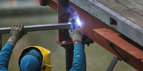 Arbeitnehmeranteil an Sozialbeiträgen wächst