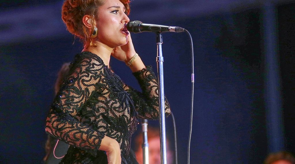 Fünf Frauen besetzen Top-5 der Single-Charts