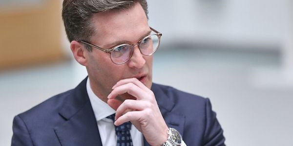 Hagel warnt Union: "Leute nicht vor den Kopf stoßen"