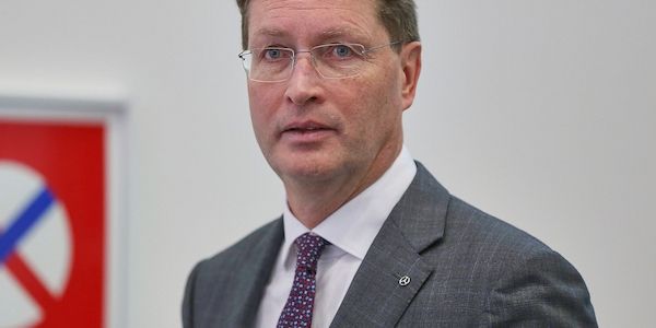 Mercedes-Chef Källenius fürchtet politischen Rechtsruck