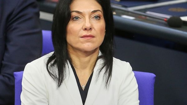 Wirtschaftsministerin will vorgezogene Steuerreformen