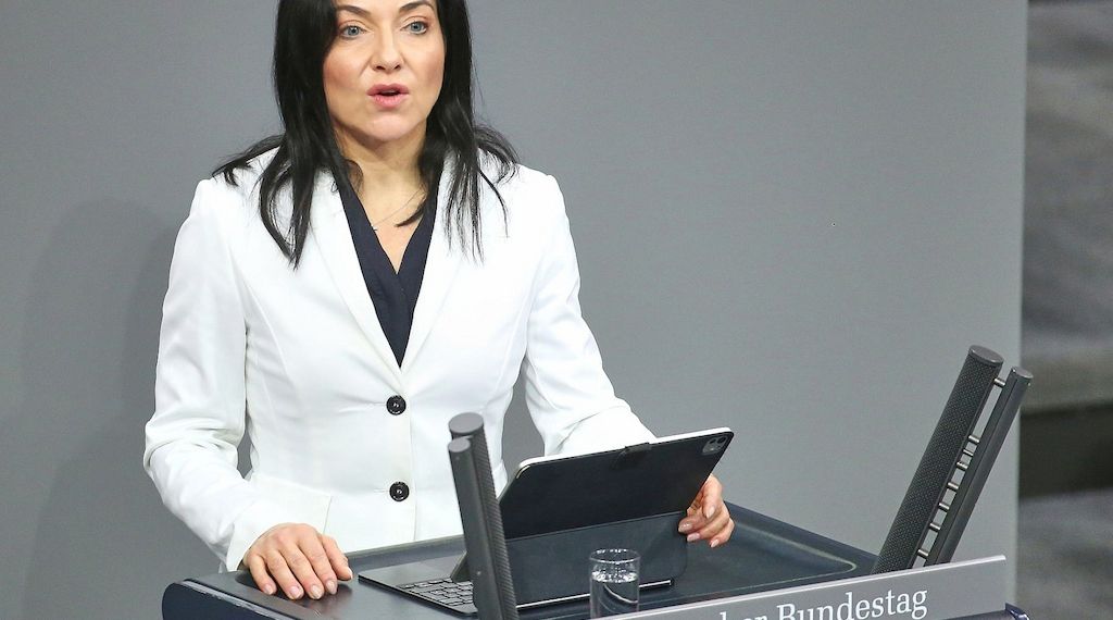 Reiche klagt erneut über geringe Arbeitsstunden in Deutschland