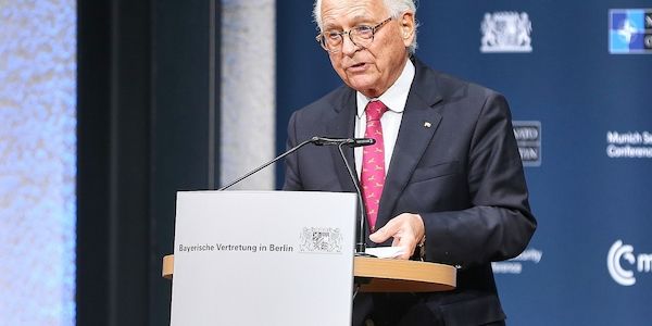 Ischinger plädiert für deutsche Waffengeschenke an Polen