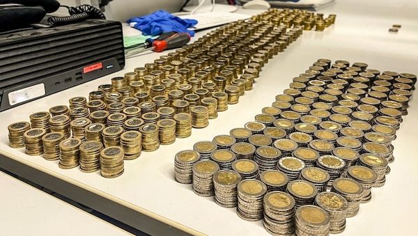 Kinderwagen voller Geldmünzen in Berlin-Marienfelde - Polizei stellt Diebesgruppe