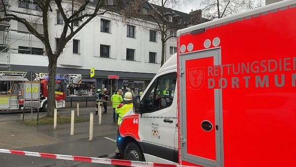 Gasaustritt in Dortmunder Wohn- und Geschäftshaus
