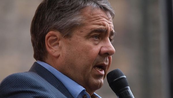 Gabriel fordert EU-Gemeinschaftsschulden für Rüstung