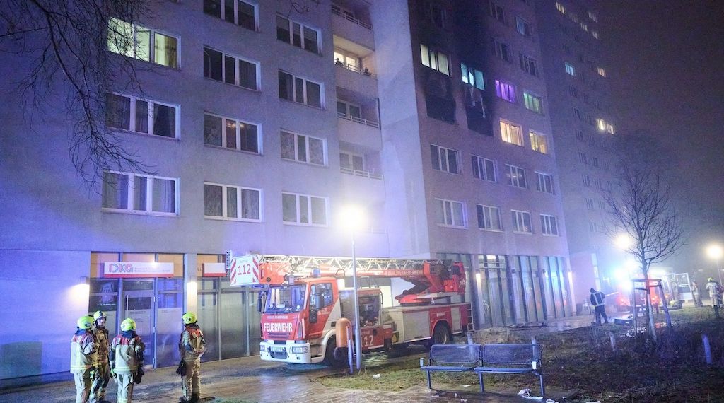Totes Kind und Schwerverletzte bei Hochhausbrand in Berlin