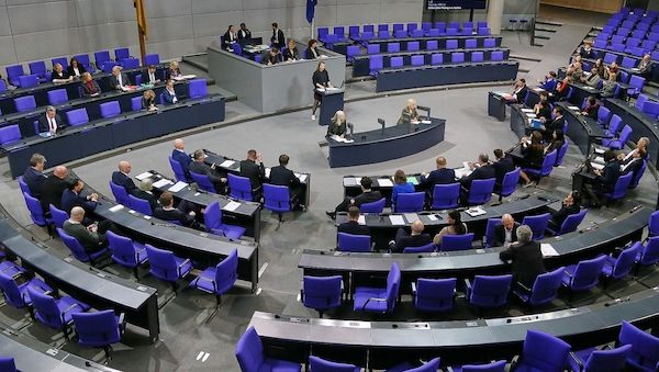 CSU-Landesgruppenchef zweifelt an Parität im Wahlrecht