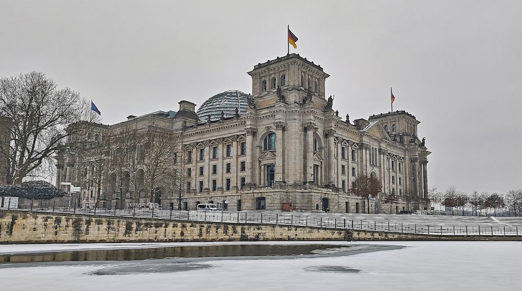 Gericht: Bundestag darf Abgeordnetenmitarbeitern Ausweis verweigern