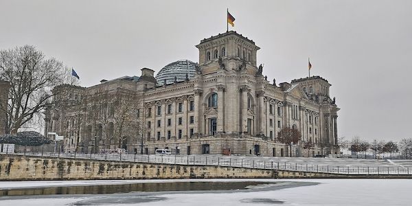 Gericht: Bundestag darf Abgeordnetenmitarbeitern Ausweis verweigern