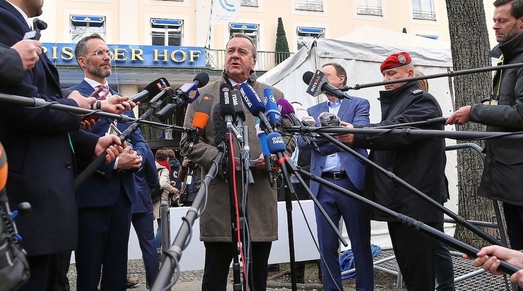 Pistorius übergibt ersten Drohne aus neuer Produktion an Selenskyj