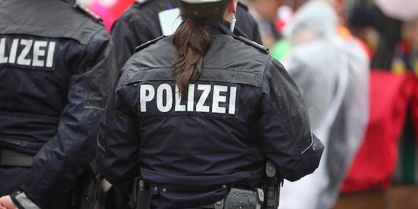 Köln zieht positive Bilanz nach Weiberfastnacht trotz Regen