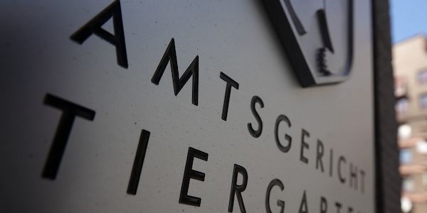 Arzt attackiert Pfleger seiner Mutter in Berlin-Schöneberg