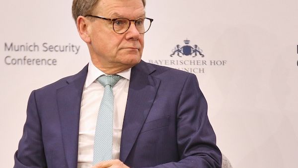 Wadepuhl spricht von "staatlich begangenem Mord an Nawalny"