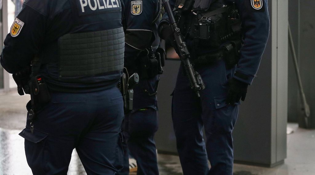 Über 980 Messer- und 2.200 Sexualdelikte an Bahnhöfen und Zügen