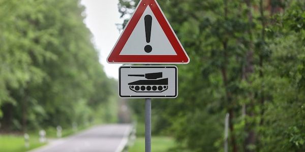 Verkehrsminister fordert neue EU-Regeln für Panzer & Co.