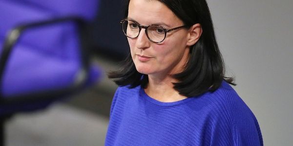 Grüne fordern mehr Schutz vor Extremismus im Bundestag