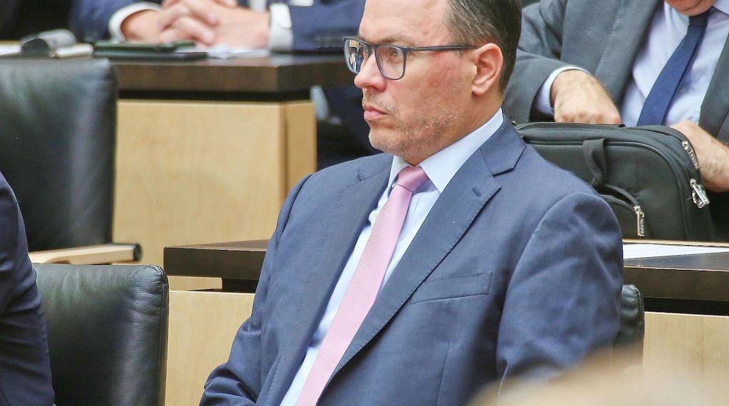 Panter übergibt Forderbescheid für Kultur- und Kreativwirtschaft