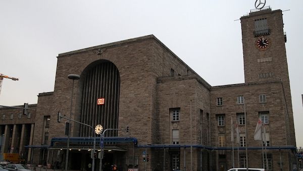 Mann leistet Widerstand gegen Bundespolizei am Stuttgarter Hauptbahnhof