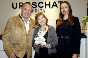 Prominenz beim Expo Empfang am Kurfürstendamm in Berlin  Bild 1