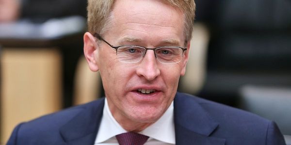 Günther will Social-Media-Verbot unter 16