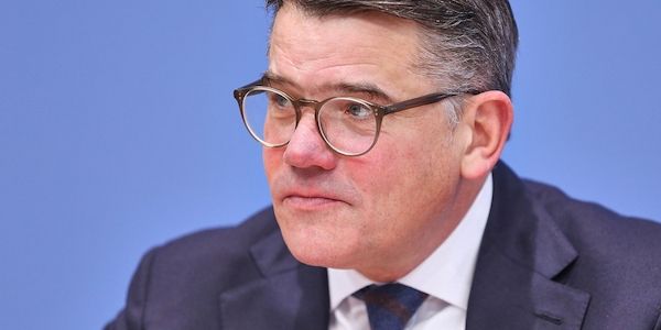 Rhein mahnt CDU bei Reformdebatten zur Rücksicht auf Wahlkämpfer