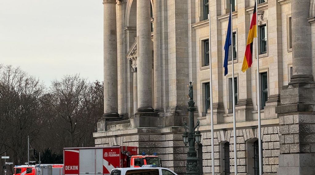 Großeinsatz der Feuerwehr am Reichstagsgebäude
