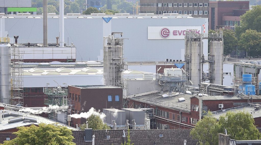 Umweltminister will CO2-Ausstoß für Chemieindustrie billiger machen