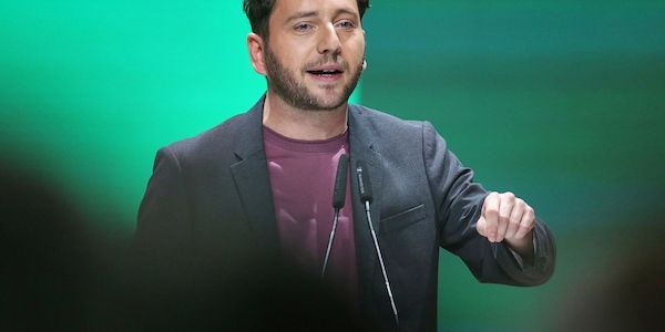 Banaszak distanziert sich von Fischer-Aussagen