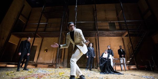 Unfall im Theater: Lars Eidinger stoppt Vorstellung an der Berliner Schaubühne