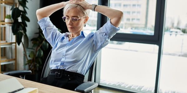 Burnout-Prävention für Führungskräfte: Warnsignale erkennen, bevor es zu spät ist