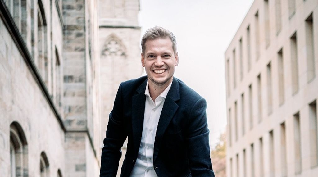 Neue Pflegereform 2023: Was bedeutet das für Pflegekräfte und -bedürftige?