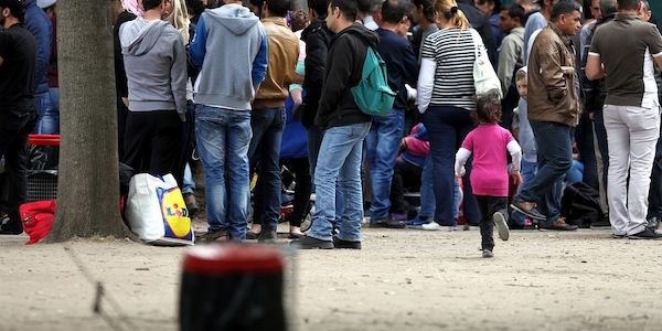 SPD unterstützt Dobrindt-Pläne für Asylbewerber
