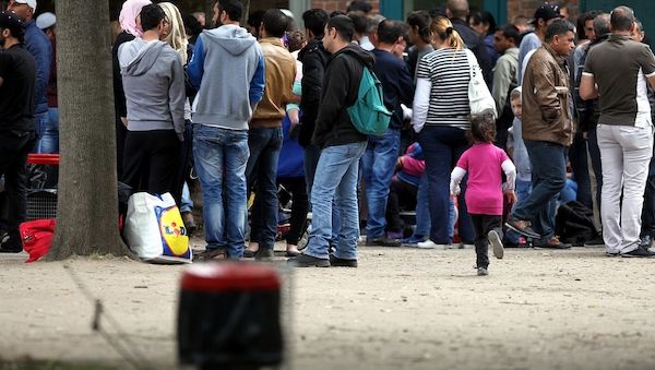SPD unterstützt Dobrindt-Pläne für Asylbewerber