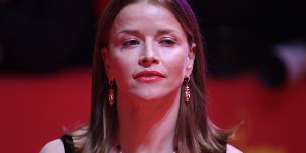 Karoline Schuch blickt besorgt auf Landtagswahlen im Osten