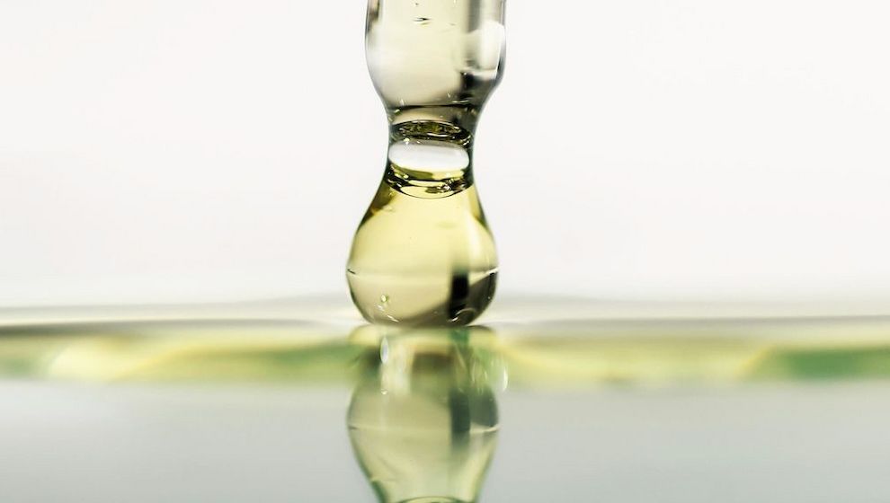 myrto Naturkosmetik - Alkohol, denaturierter Alkohol und Fettalkohole in der Hautpflege – schädlich oder nicht?