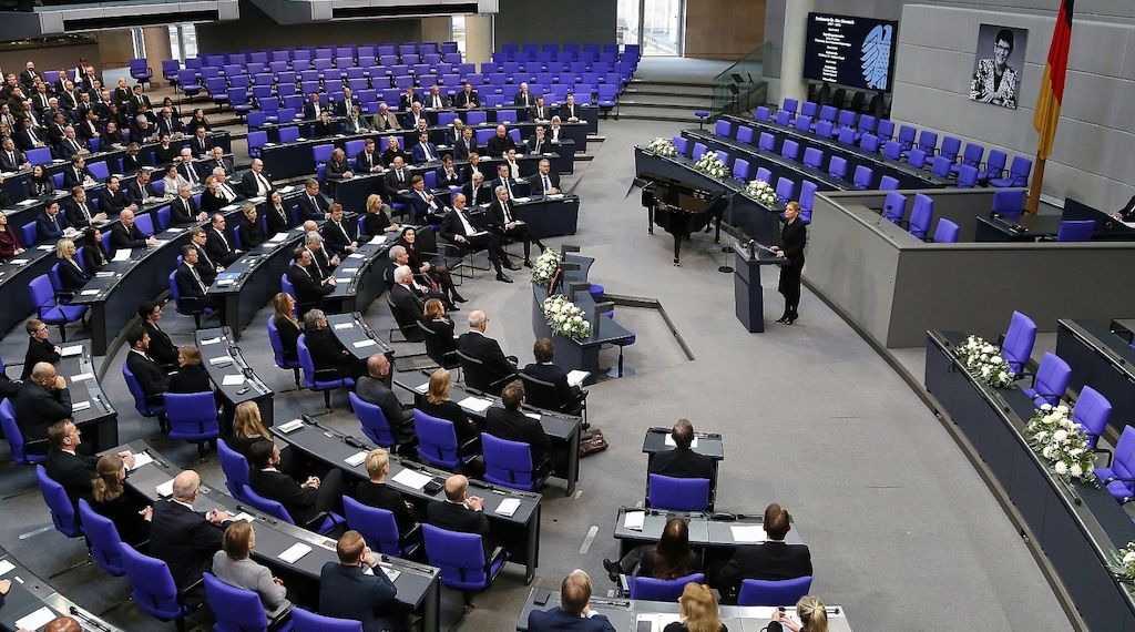 Großteil der AfD-Fraktion boykottiert Trauerfeier für Rita Süssmuth