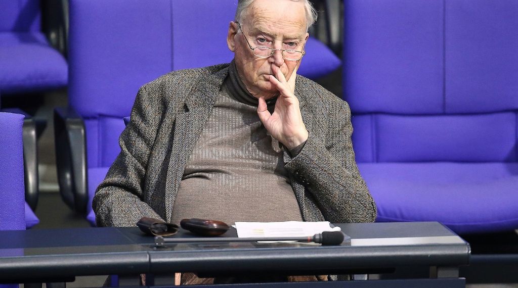 Gauland verteidigt AfD gegen Filz-Vorwürfe