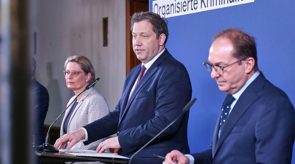 Grüne begrüßen Regierungspläne zur organisierten Kriminalität